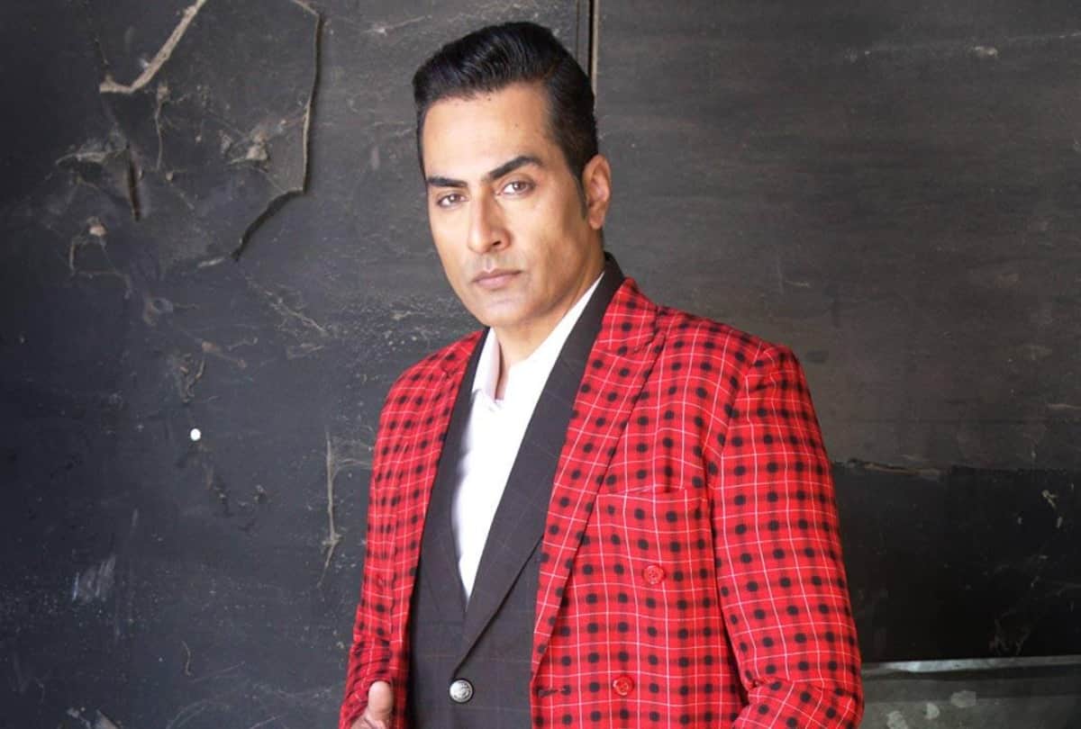 Sudhanshu Pandey Has Met Raj Kaushal Couple Of Weeks Ago Says Last Selfie Together