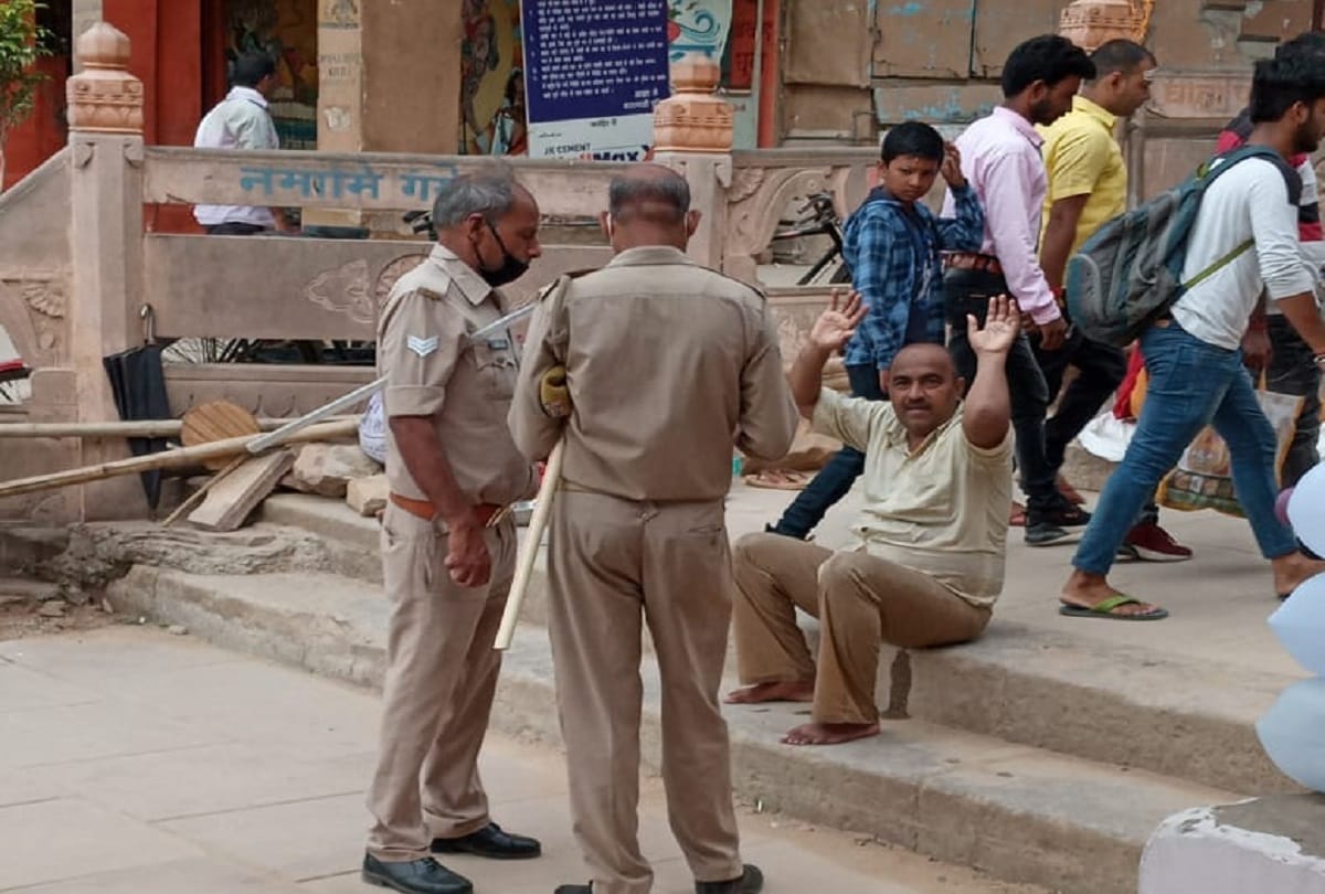 Suicide Attempt In Varanasi Sonebhadra resident middle aged  jumped in Ganga at dashashwamedh ghat  youth jumped in durgakund