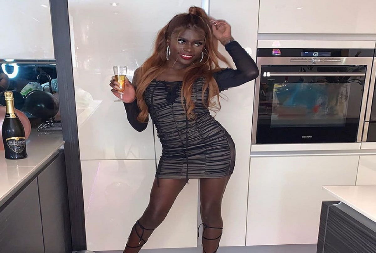 Online Fraud TV star ordered 90 thousand iPhone for boyfriend