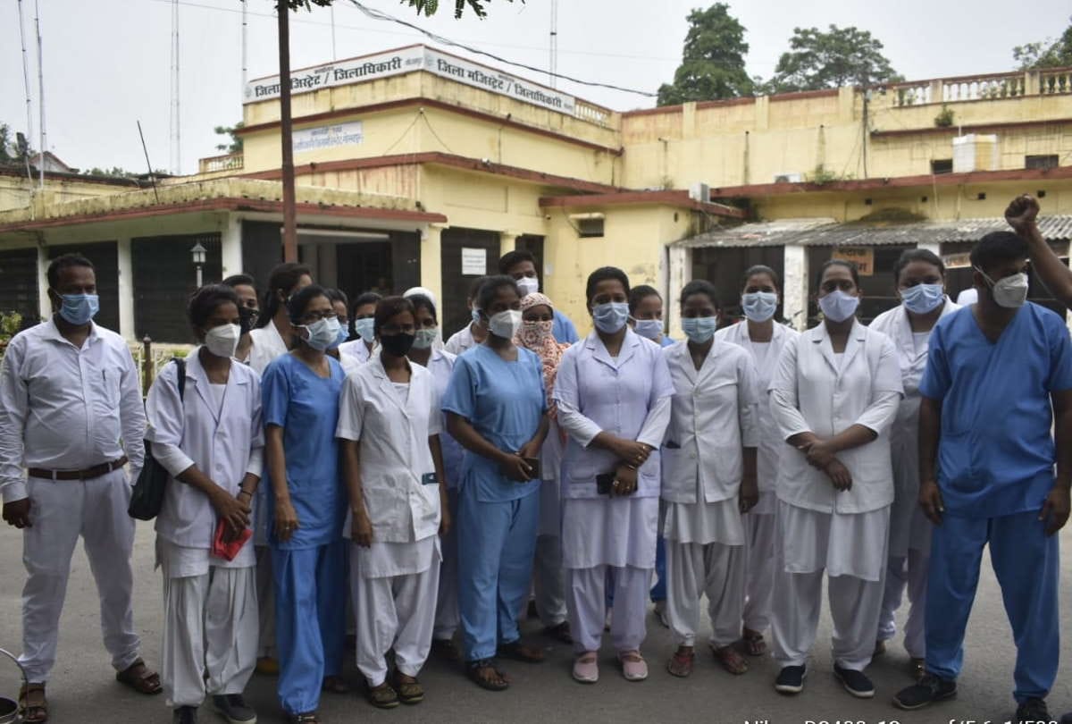 Services from health workers in Gorakhpur BRD Medical College will not be taken from first July