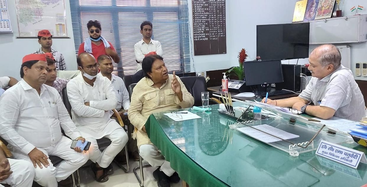 Hathras: If the system does not improve, the SP will gherao the CMO office