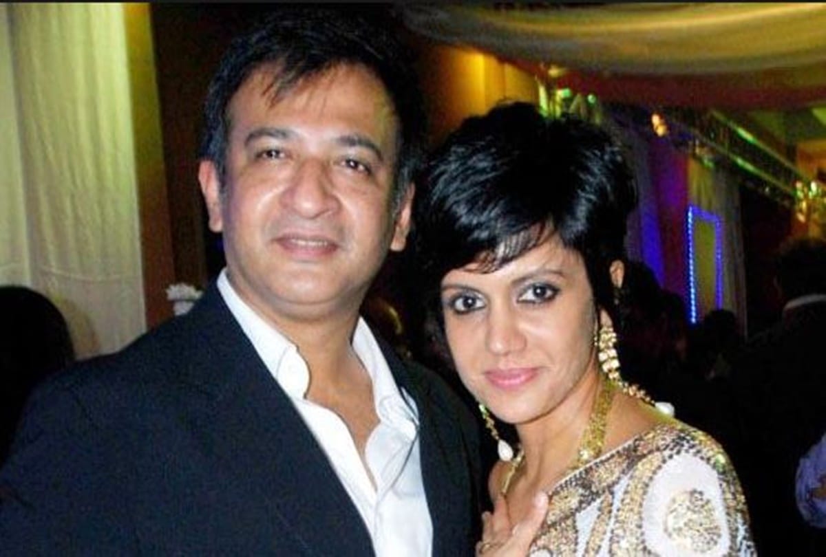 Mandira bedi spotted outside first time after his husband Raj Kaushal demise see video