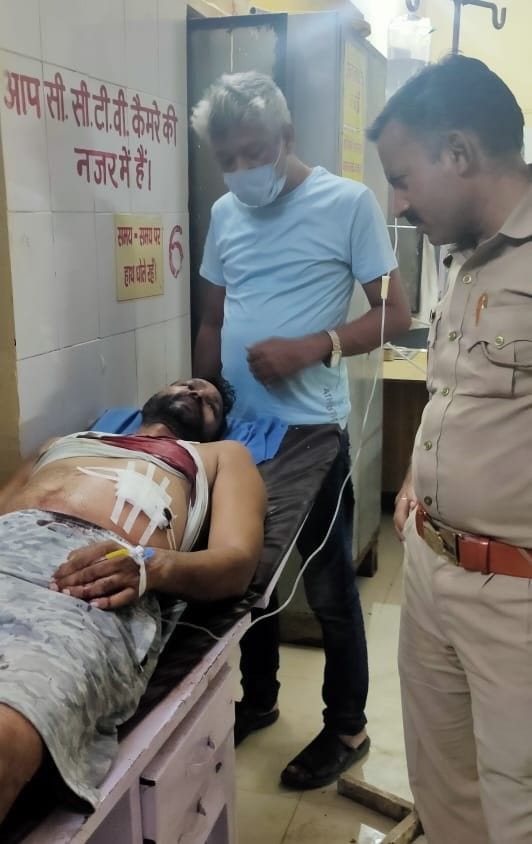 Hathras: The miscreants took away the buffalo after shooting the young man