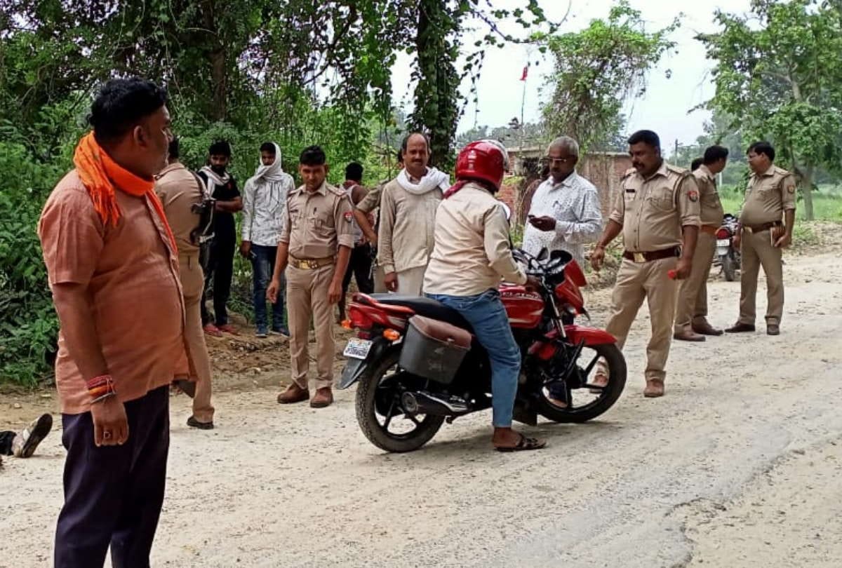 dead body of young man found in pit at Gorakhpur
