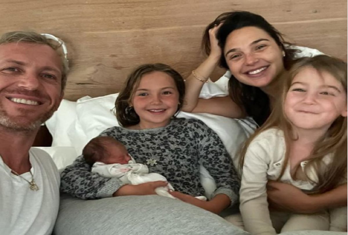 Gal Gadot Welcomed Her Third Daughter And Revealed The Name Of Her New Baby priyanka chopra reacts