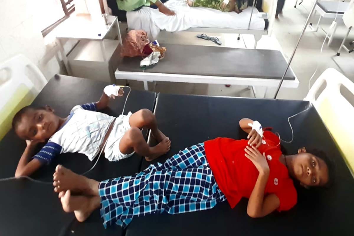 fifteen member of a family got ill after Tea Biscuit in Meerut