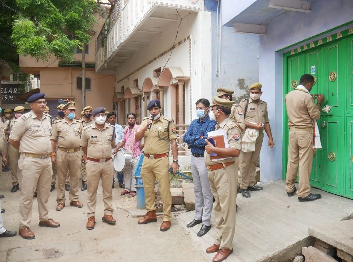 Police attached property of one crore 65 lakh of gangster in mirzapur