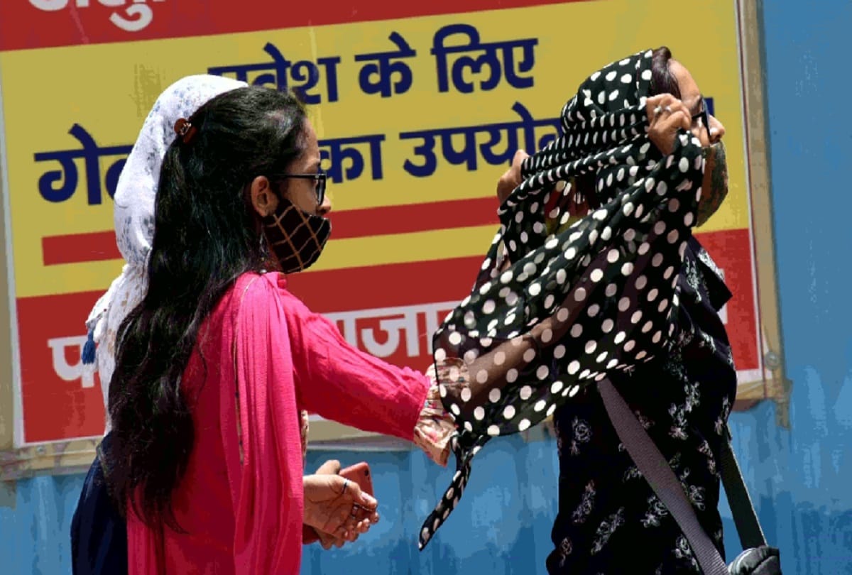 tempreture recorded 43 degrees in delhi on thursday