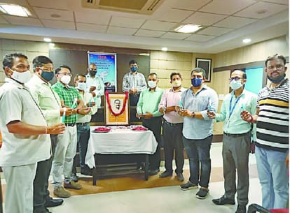 Doctors Day 2021 Forgetting their own pain during  Corona crisis these doctors made  service of patients mission