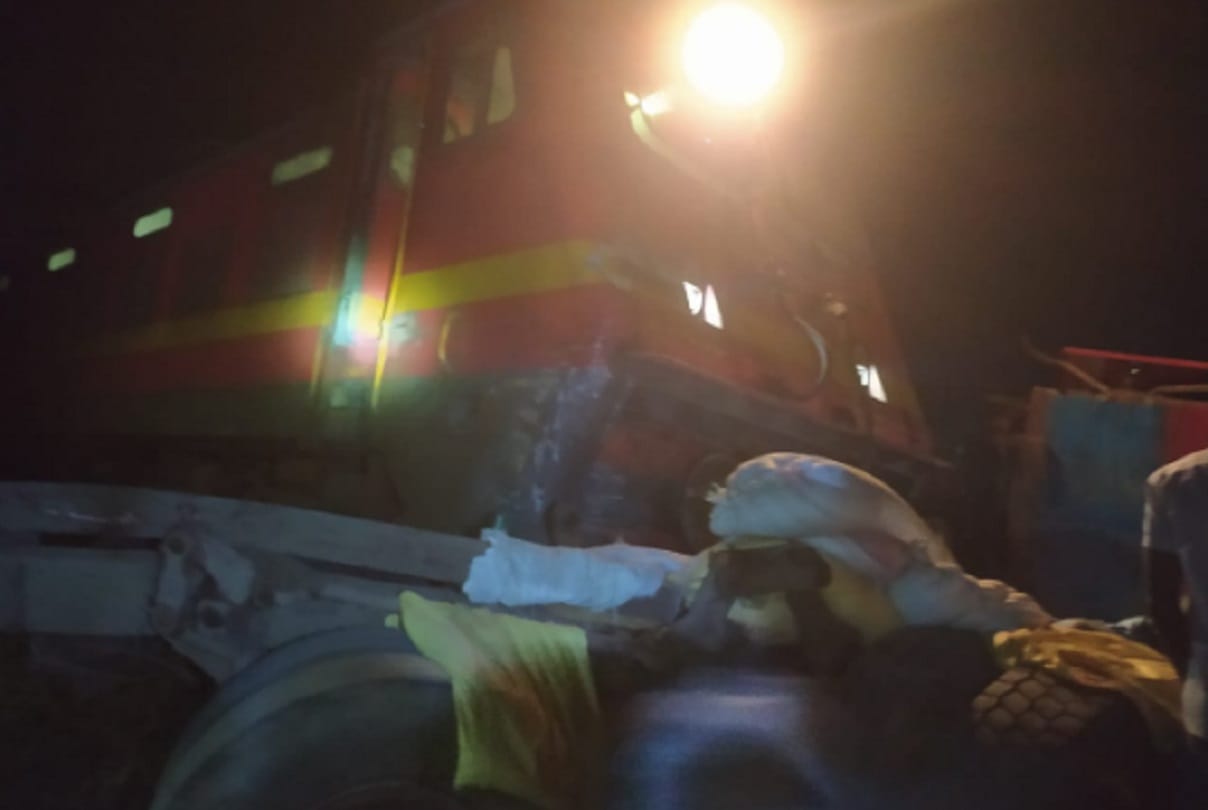 A Truck hit by train near Bihars Jehanabad railway station, truck driver injured