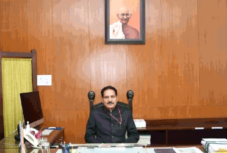 Advisor Dharmpal is worried about cleanliness in Chandigarh