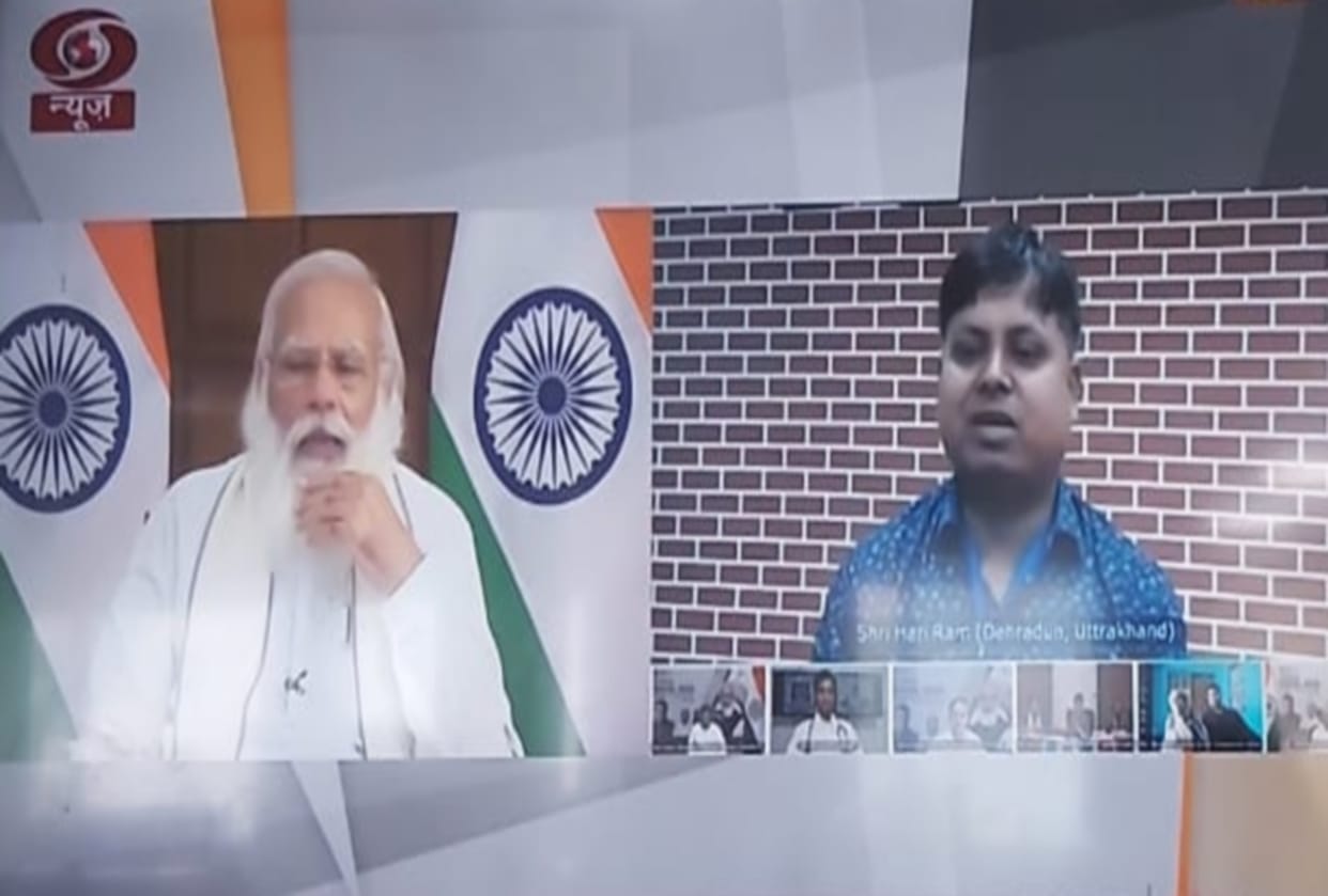 uttarakhand news : digital india programme pm narendra modi talks with dehradun taxi driver