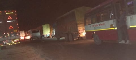 Heavy traffic jam on Lucknow Highway