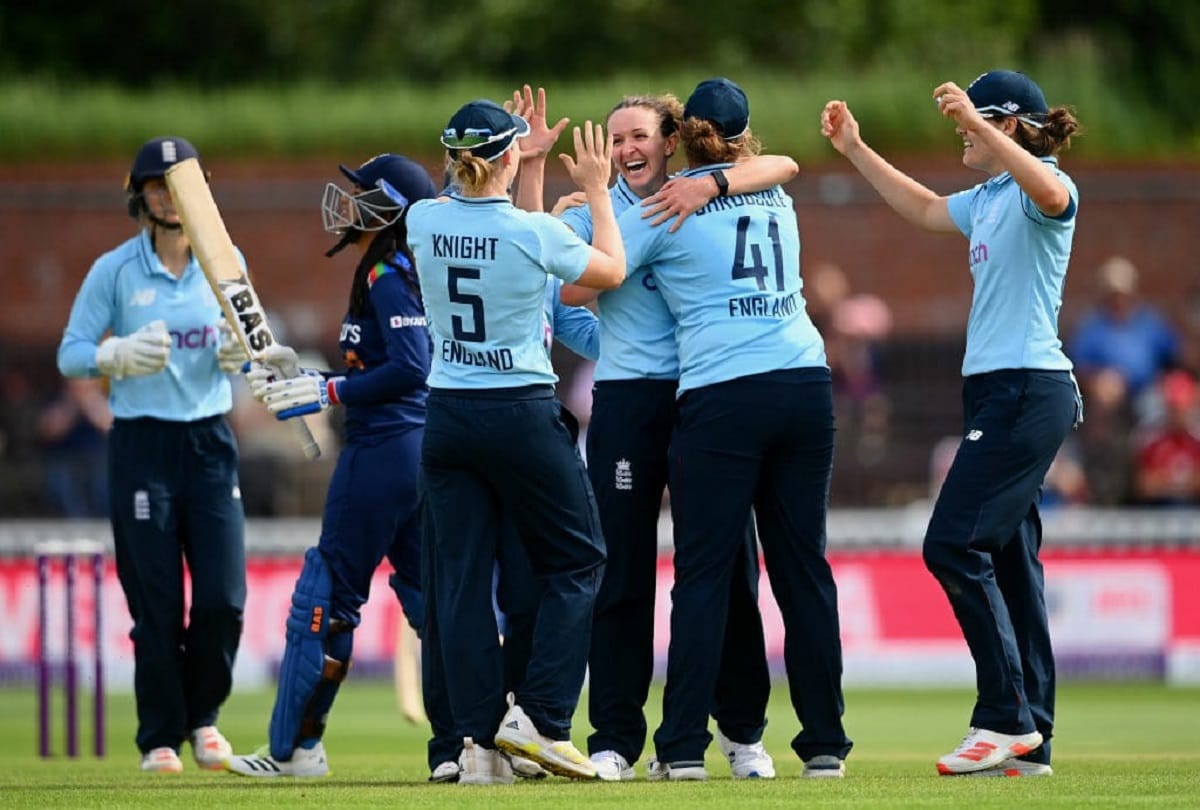 England Women Team beat India by 5 wickets in 2nd WODI Kate Cross player of the match