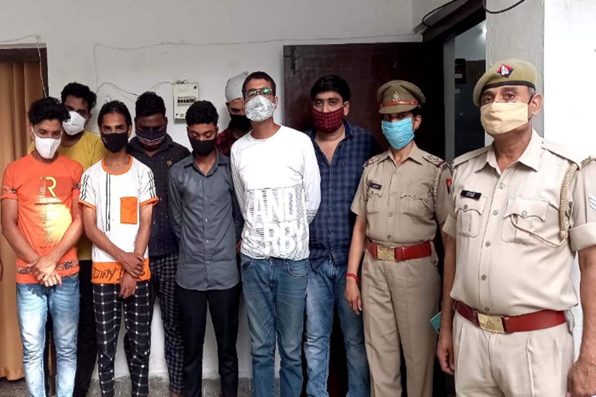 UP News: Police has busted brothel racket in a hotel and 11 accused arrested in Meerut