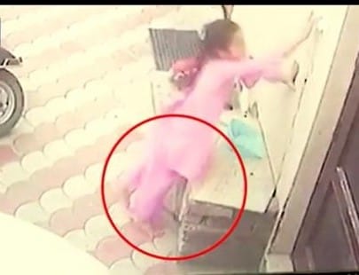 While switching on in Mohali, a third grade girl was bitten by a snake sitting under the table, death