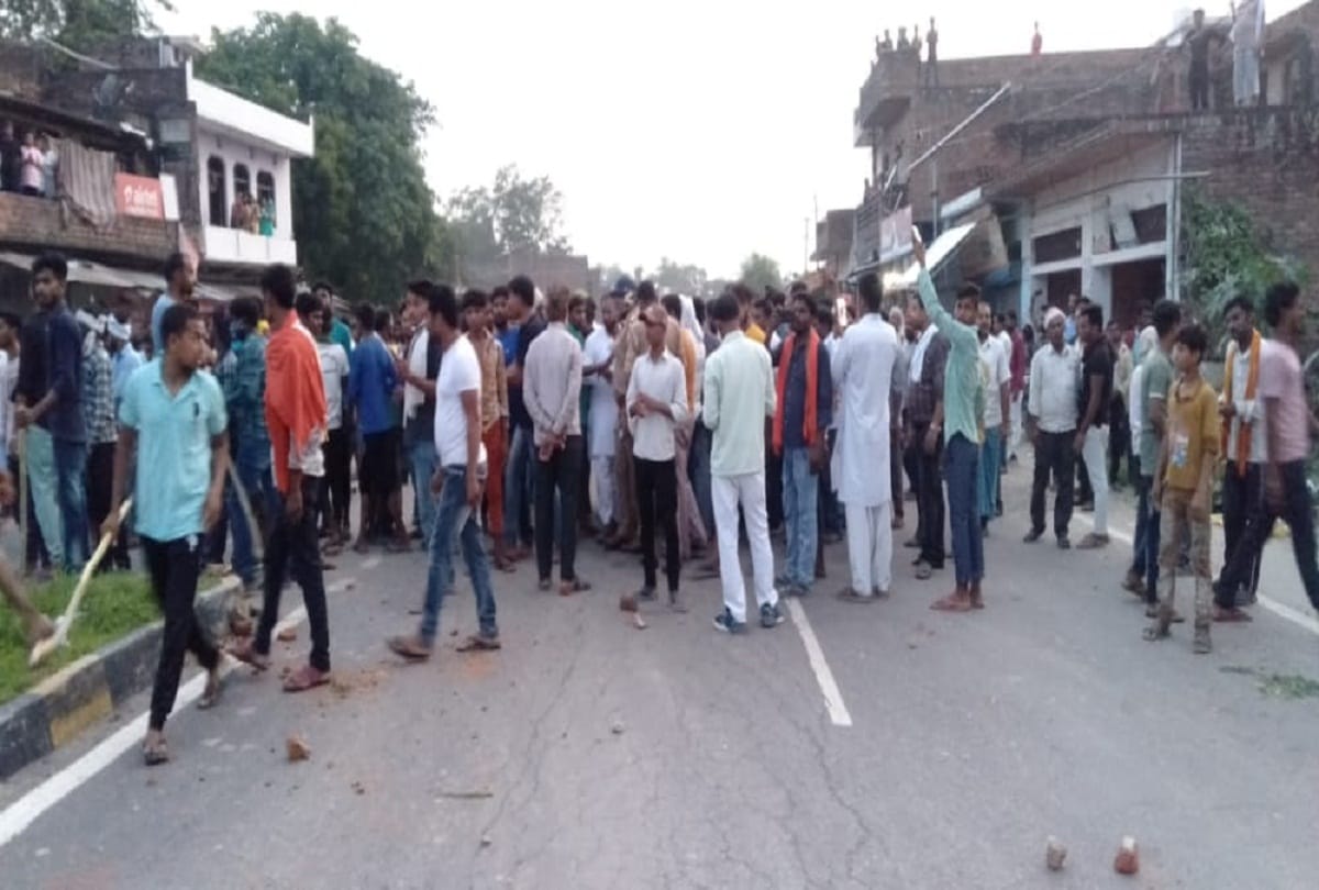Ruckus over the death of the Gram Pradhan injured in the accident