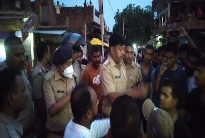 Ruckus over the death of the Gram Pradhan injured in the accident