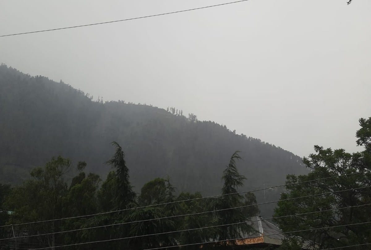 himachal weather today: Heavy rainfall in manay districts, yellow alert for four days in the state