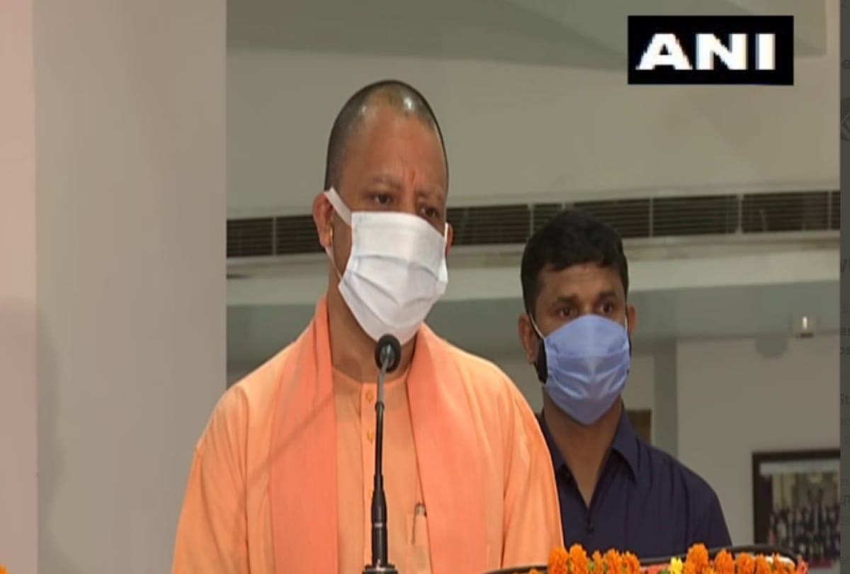 Yogi strict with arbitrary transfers: Director Santosh suspended in arbitrary transfers of Finance Department