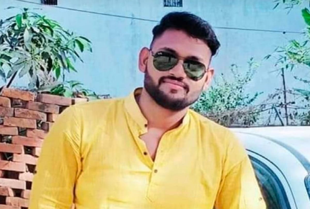 young man commits suicide in family dispute at varanasi he wrote on facebook post my friends my brothers forgive me