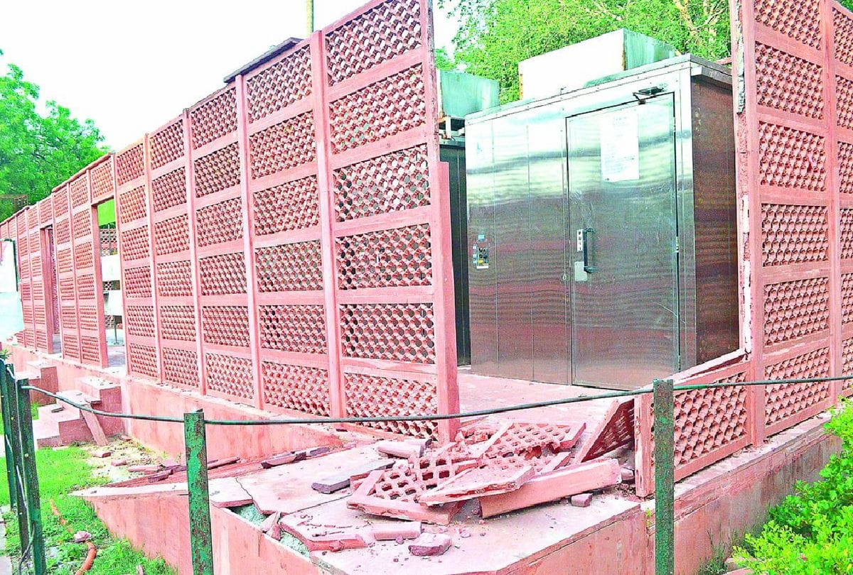 Taj Mahal Project Work Of 197 Crore Ruin