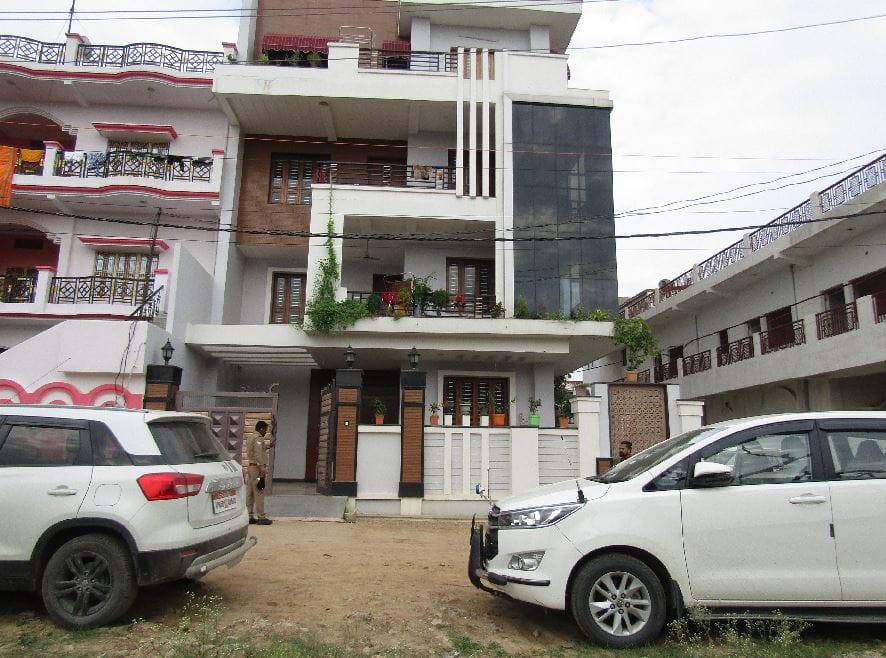 Trader residence and office raided of central GST team in Sonbhadra