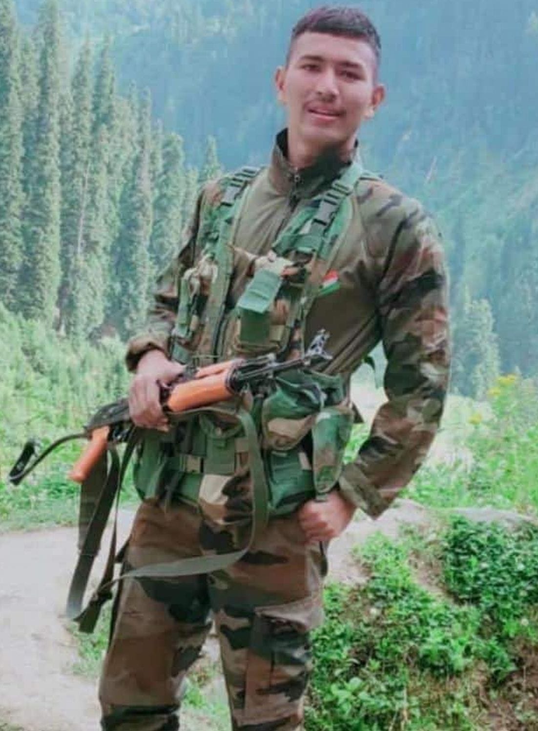 Sikkim army vehicle accident news : martyr himanshu negi dead body reached