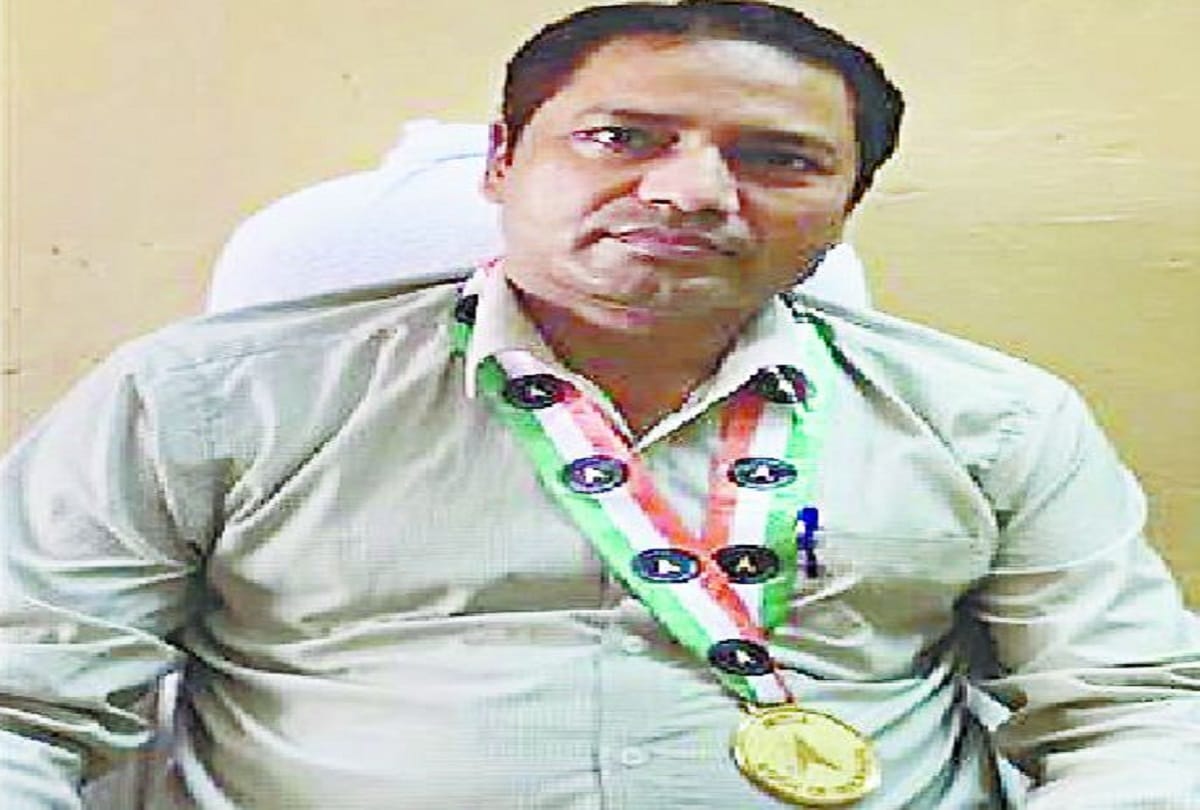 India Book of Records Assistant Registrar of Sampoornanand sanskrit university passed UGC NET exam seven  times in different subjects