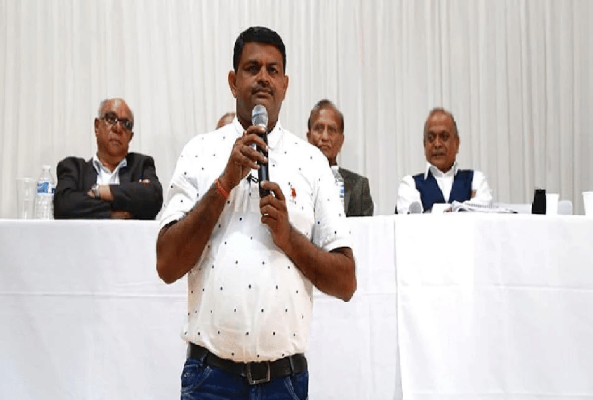 a bjp mla kesari singh solanki arrested in gambling and liquor worth with other 25 people