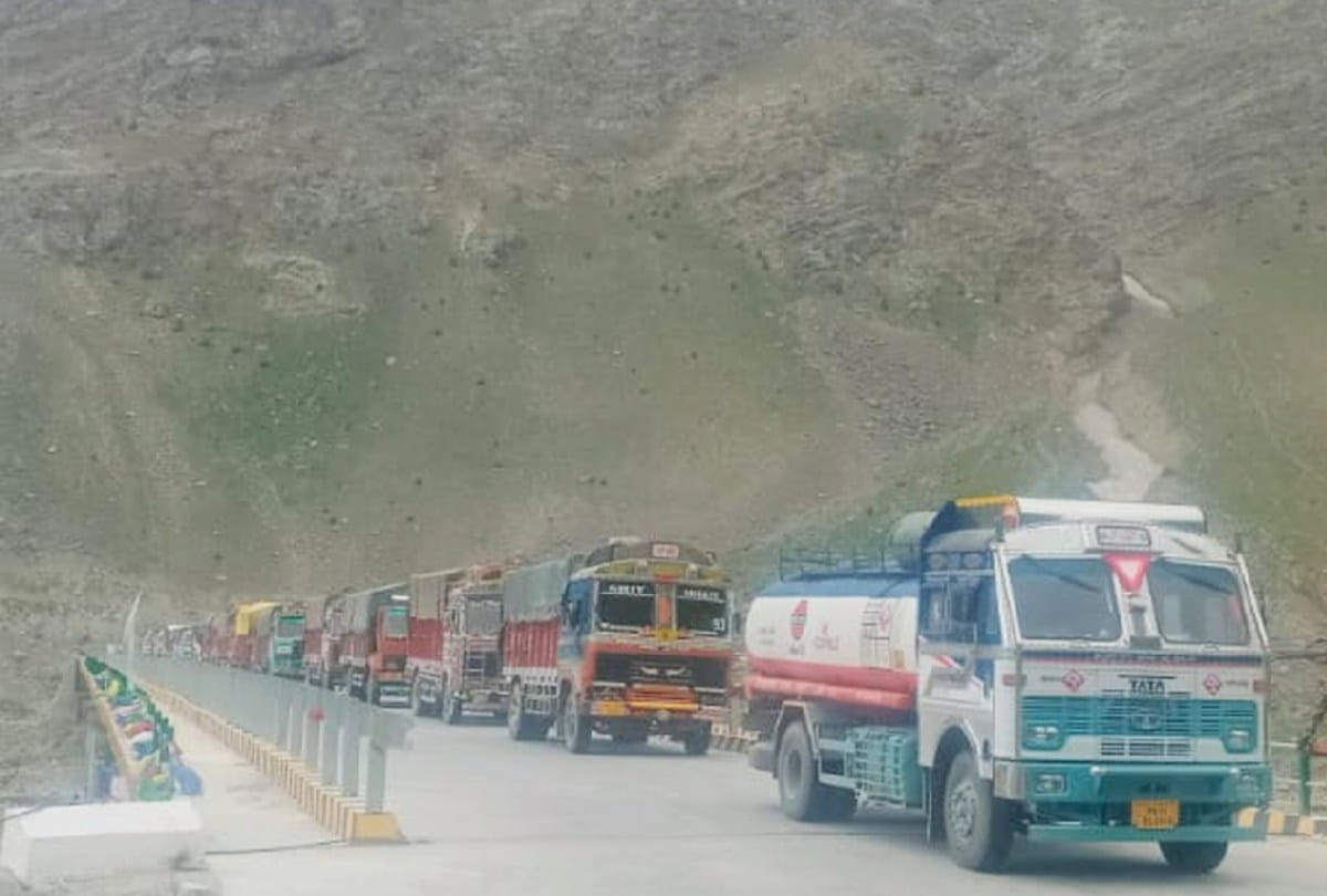 There will be no vehicular movement on Manali-Leh road after 4 pm