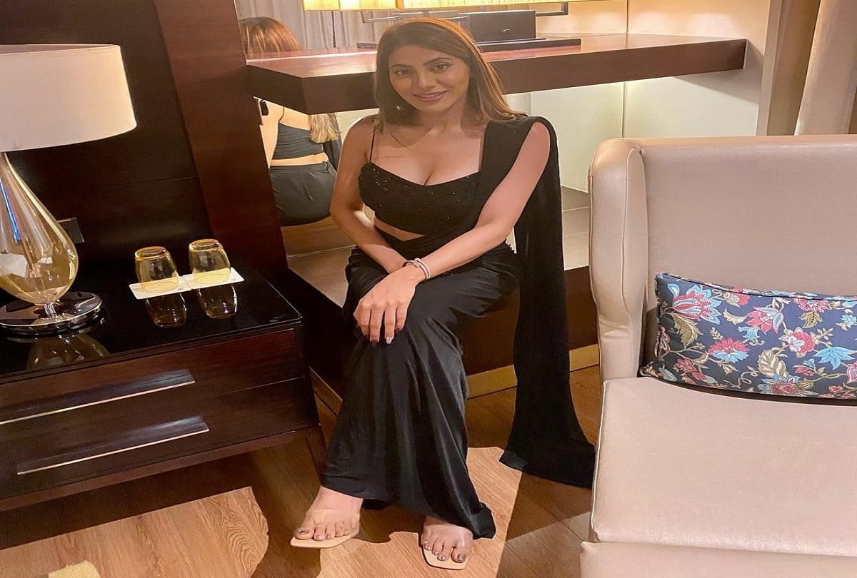 nikki tamboli latest saree look in hindi