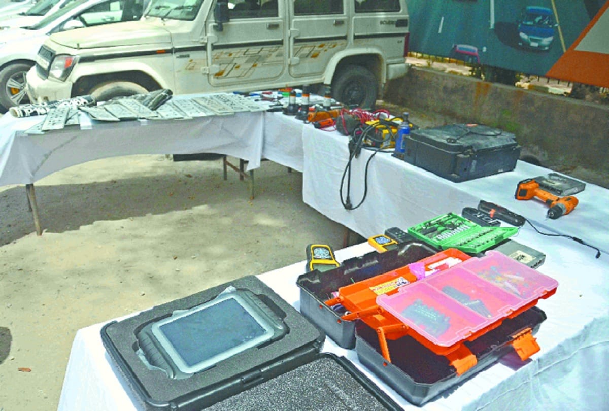 noida police Five arrested of gang stealing 500 luxury cars on demand