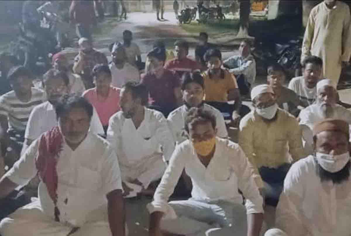 Kannauj: Controversy over offering Namaz, it was decided that both sides will worship alternately