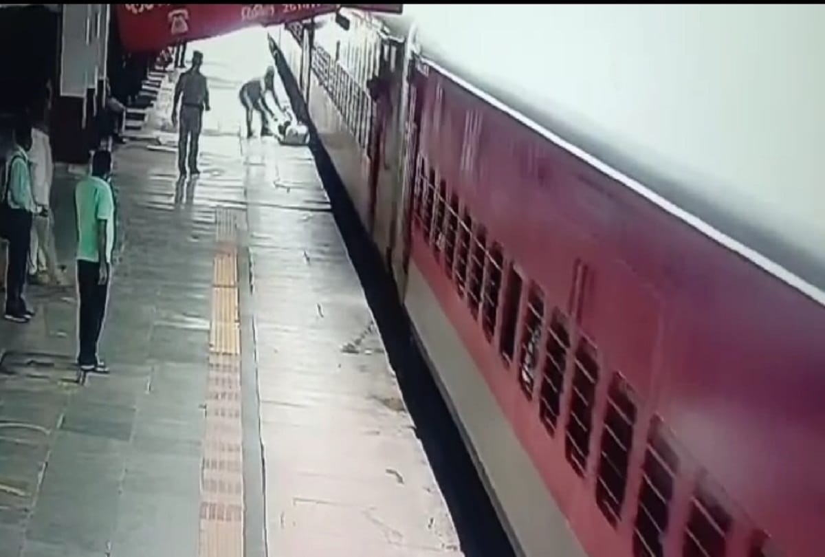 TTE dies after falling from train was on duty in Faizabad-Delhi Express