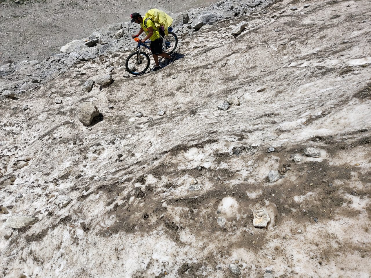 uttarakhand news : somesh reached satopanth on bicycle, watch photos