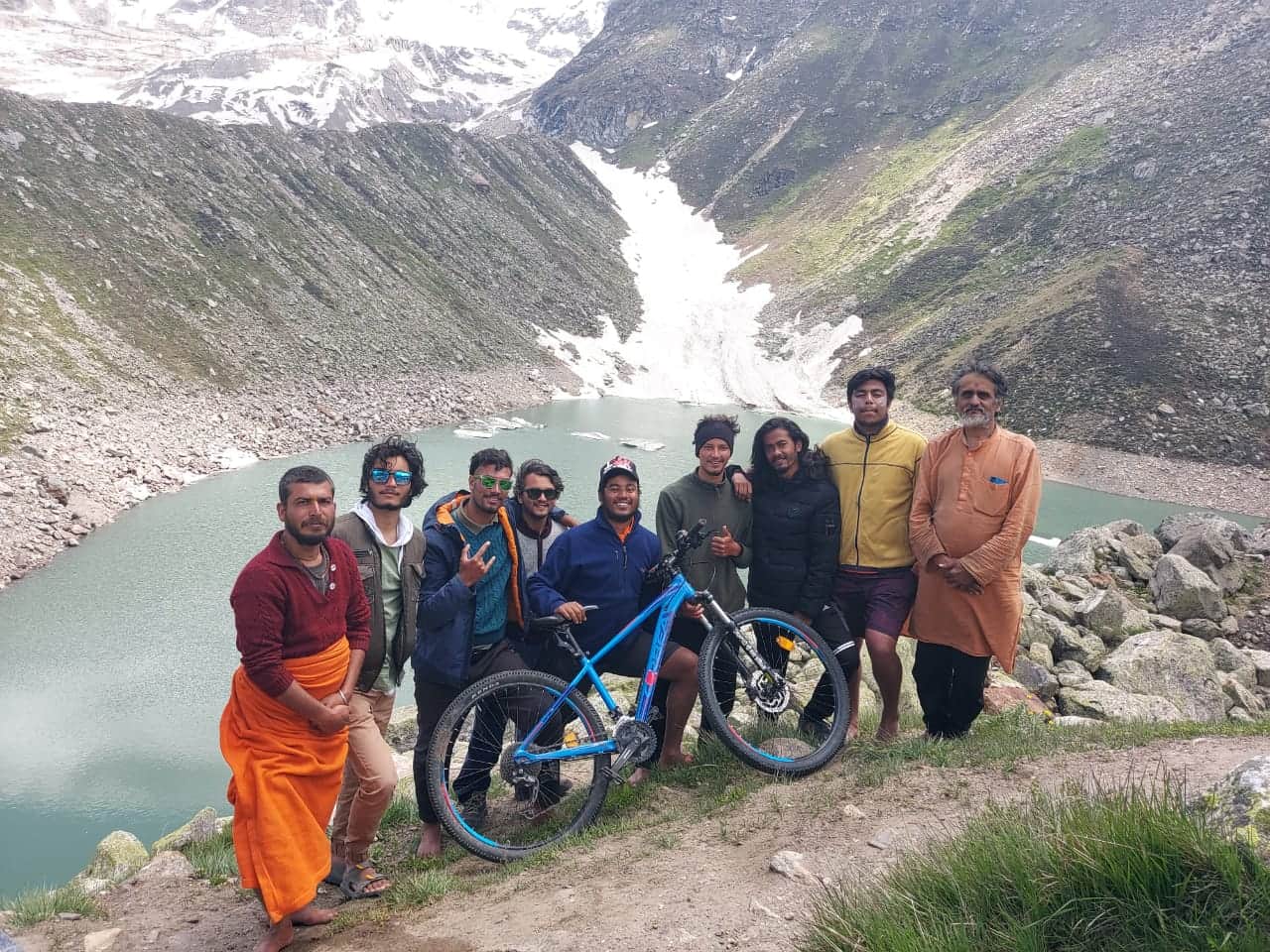 uttarakhand news : somesh reached satopanth on bicycle, watch photos