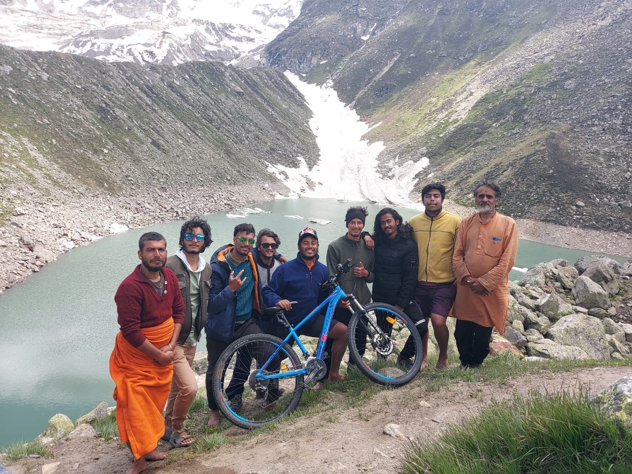 uttarakhand news : somesh reached satopanth on bicycle, watch photos