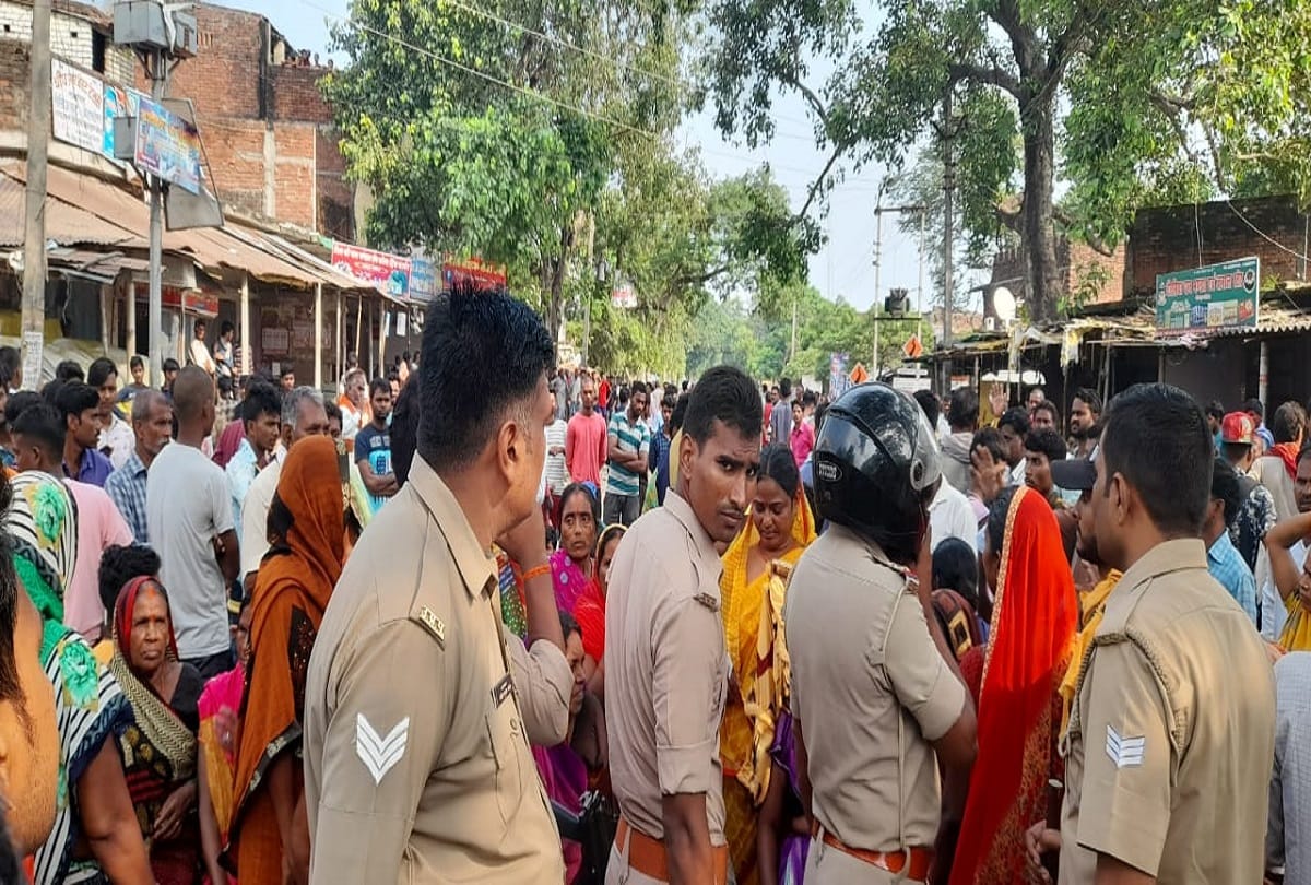 death of two workers in ballia after over speed car hit his cycle angry villagers protest road jam