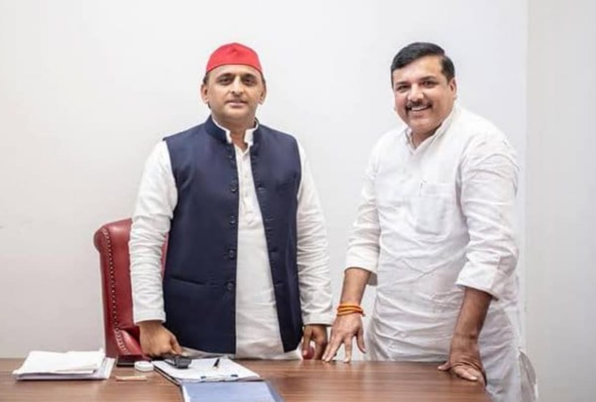 AAP leader Sanjay Singh meets Akhilesh Yadav.