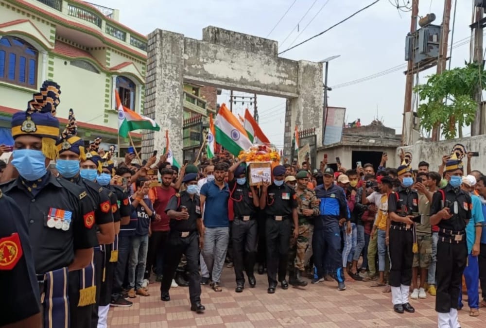 Uttarakhand News: Crowd gathered in Martyr Himanshu Funeral Emotional photos