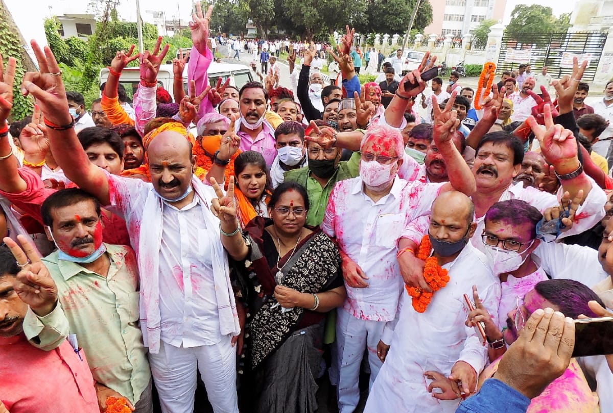 Kushinagar Zila Panchayat Adhyaksh Election 2021 Savitri devi win of BJP