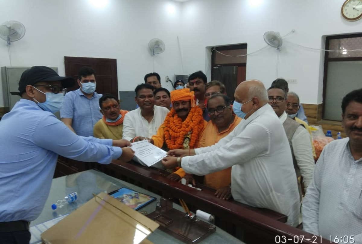 BJP candidate Girish Chandra Tiwari Zila panchayat Adhyaksh Chunav 2021