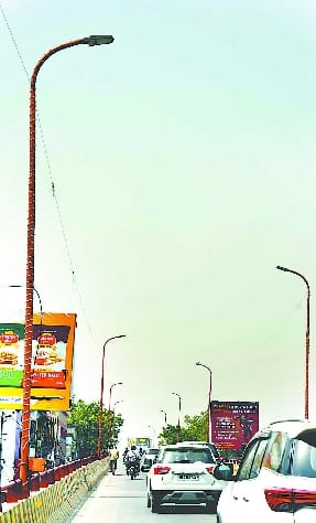 Relief: Safety wire installed on Shyamganj flyover