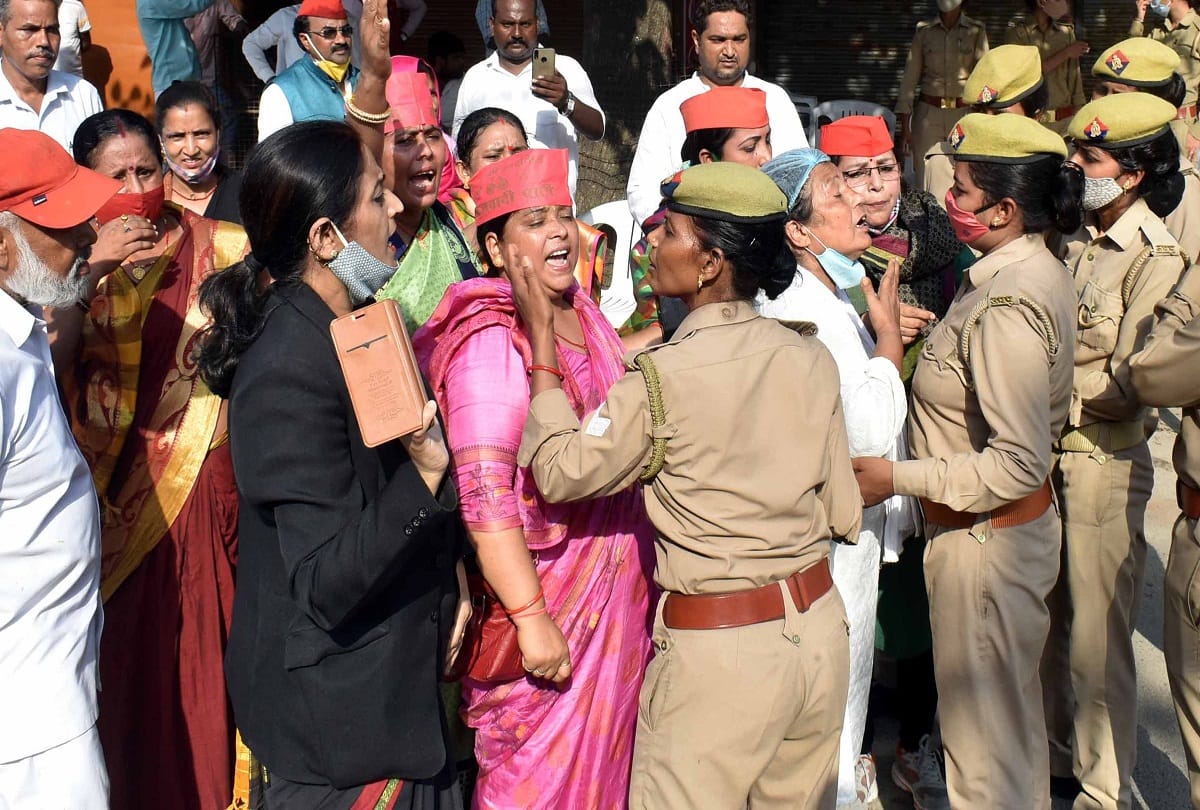 prayagraj zila panchayat president election Sp workers clashed with the police