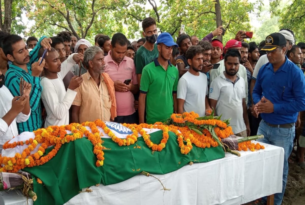 dead body of an army soldier arrived in village at sant kabir nagar