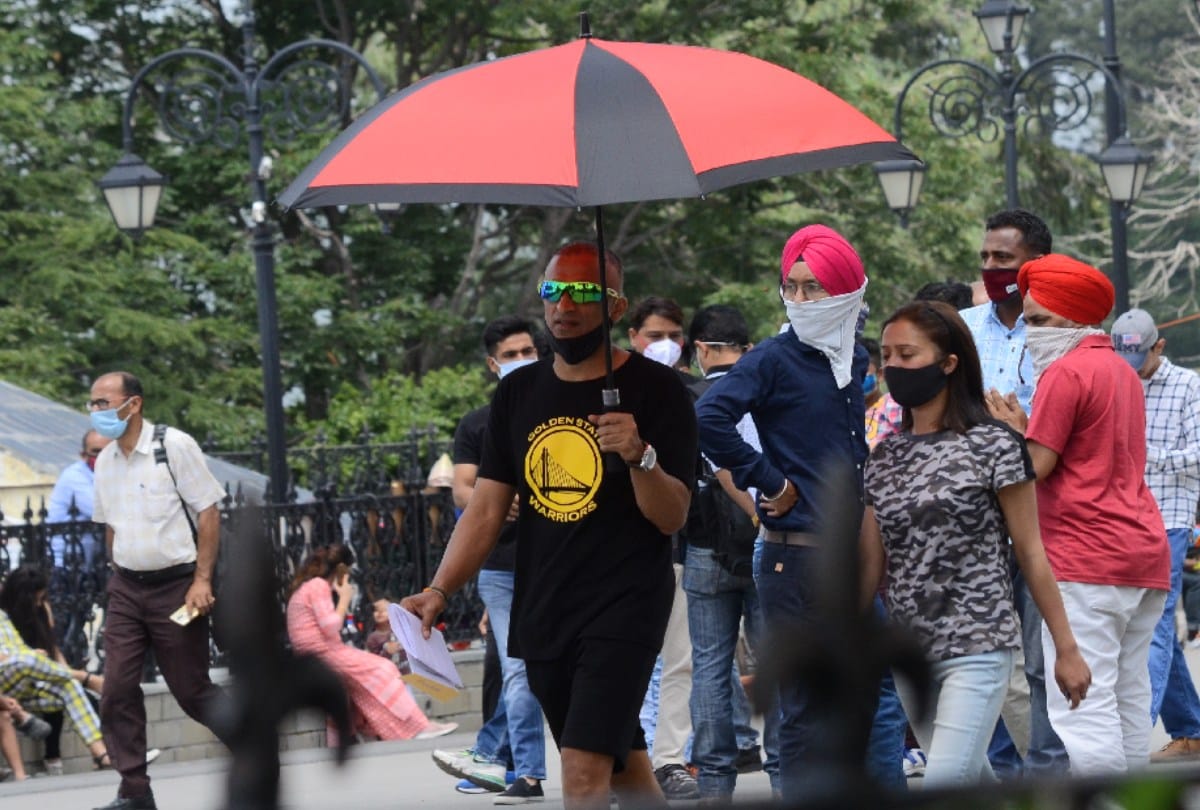After the restrictions were lifted, the hotel packed even on the second weekend, thousands of tourists arrived