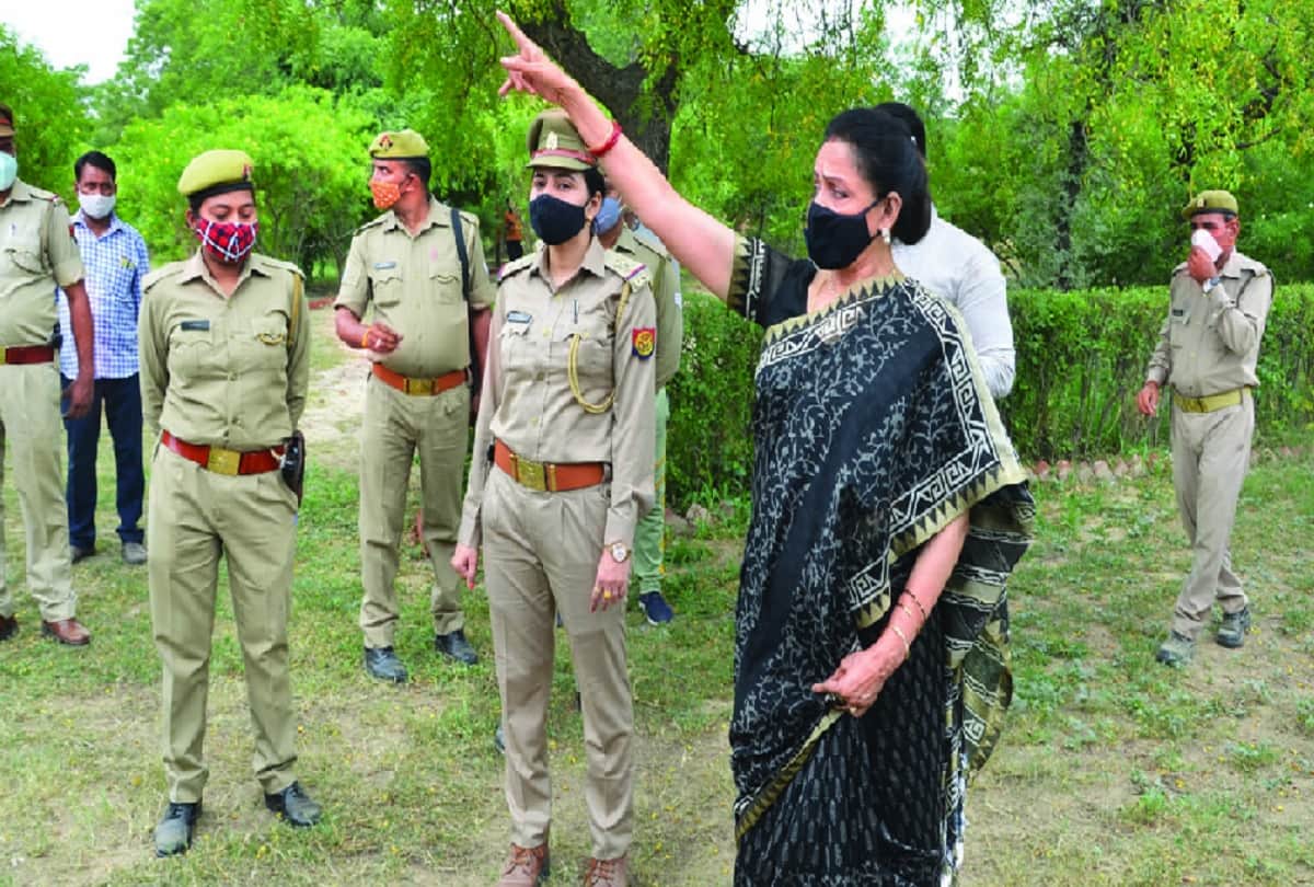 MP did Hema malini not find a single peacock in Peacock Conservation Center