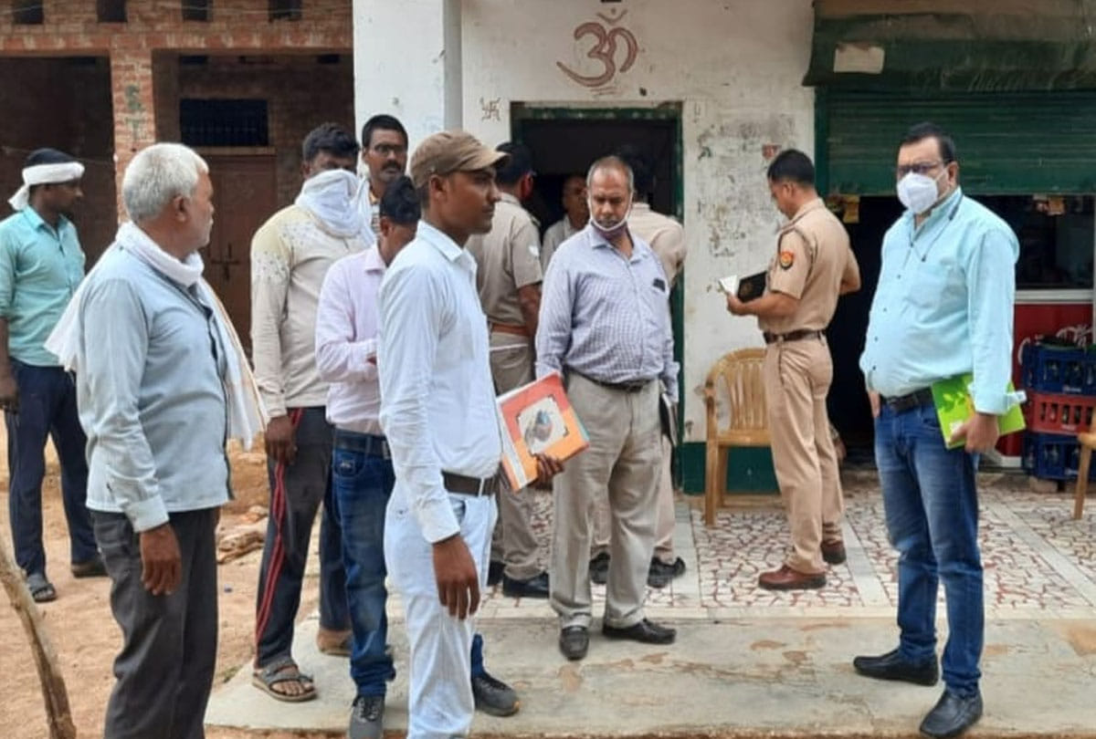 Villagers hostage to officers in fatehpur