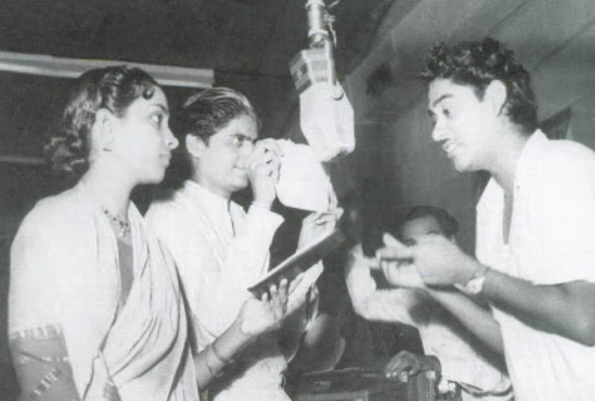Bharat Vyas Death Anniversary: Know Here About Ae Malik Tere Bande Hum Song Writer